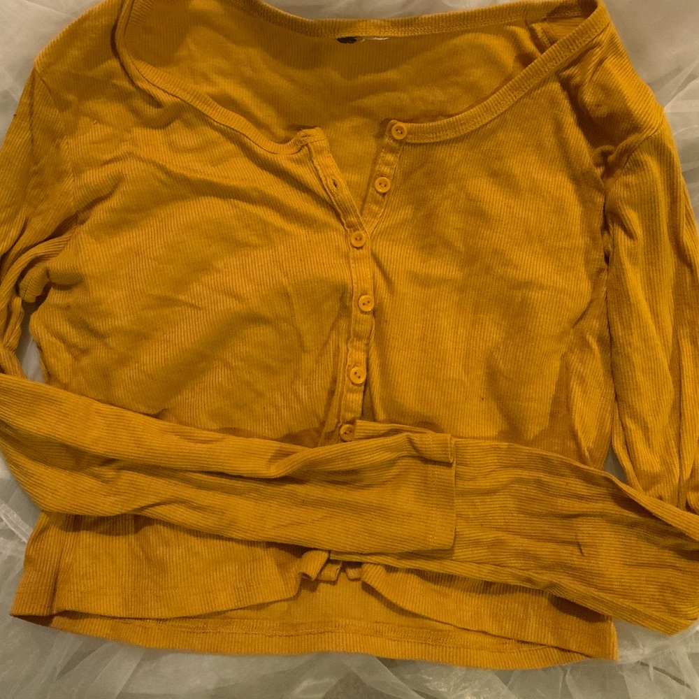 Long sleeve crop button up